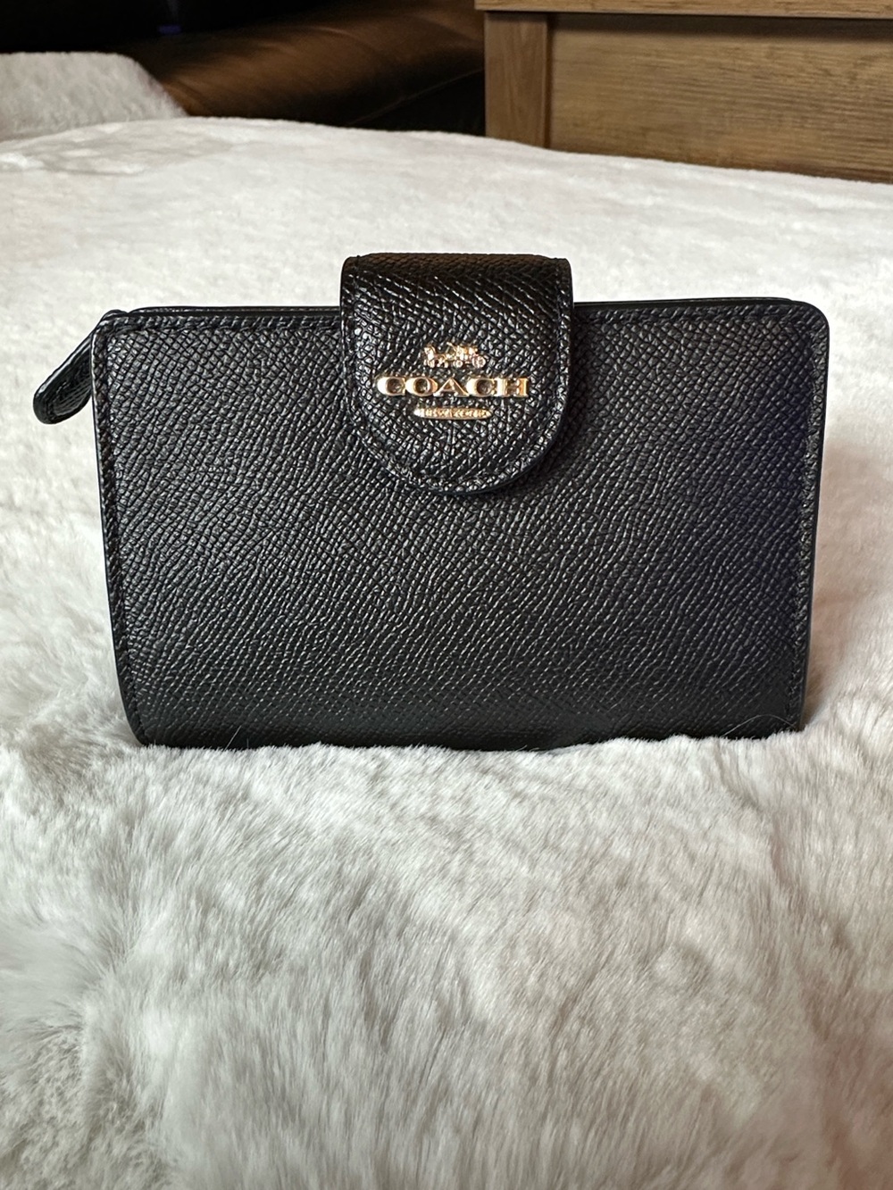 COACH | Medium Corner Zip Wallet BLK GHW Crossgrain leather